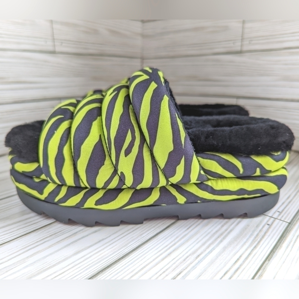 UGG Maxi Slides Tiger Print Key Lime Black Women's 5 - Picture 6 of 9
